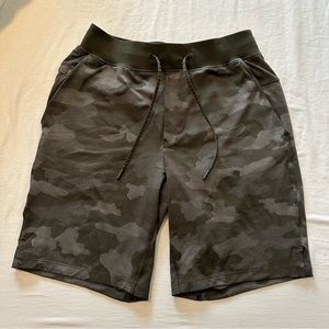 Men’s Lululemon T.H.E. Shorts, Medium